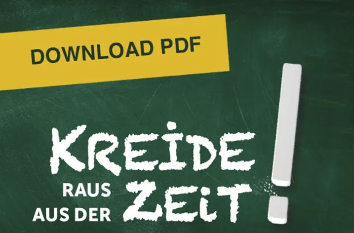 Grafik „Kreide raus aus der Zeit“ auf einer Tafel mit dem Hinweis „Download PDF“