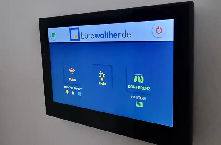 Wandbedienfeld mit dem Logo bürowalther.de und den Feldern Funk, Licht und Konferenz